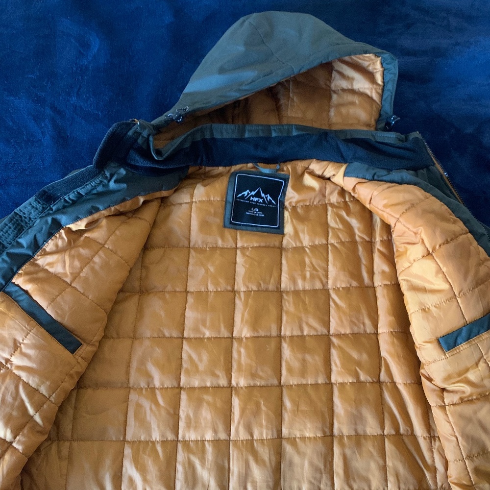 Men's Winter Jacket - Picture 3 of 3